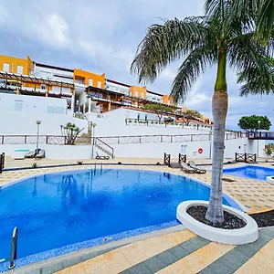 https://househelen.in-canary-islands.com