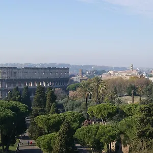Tatusa Al Colosseo Rome